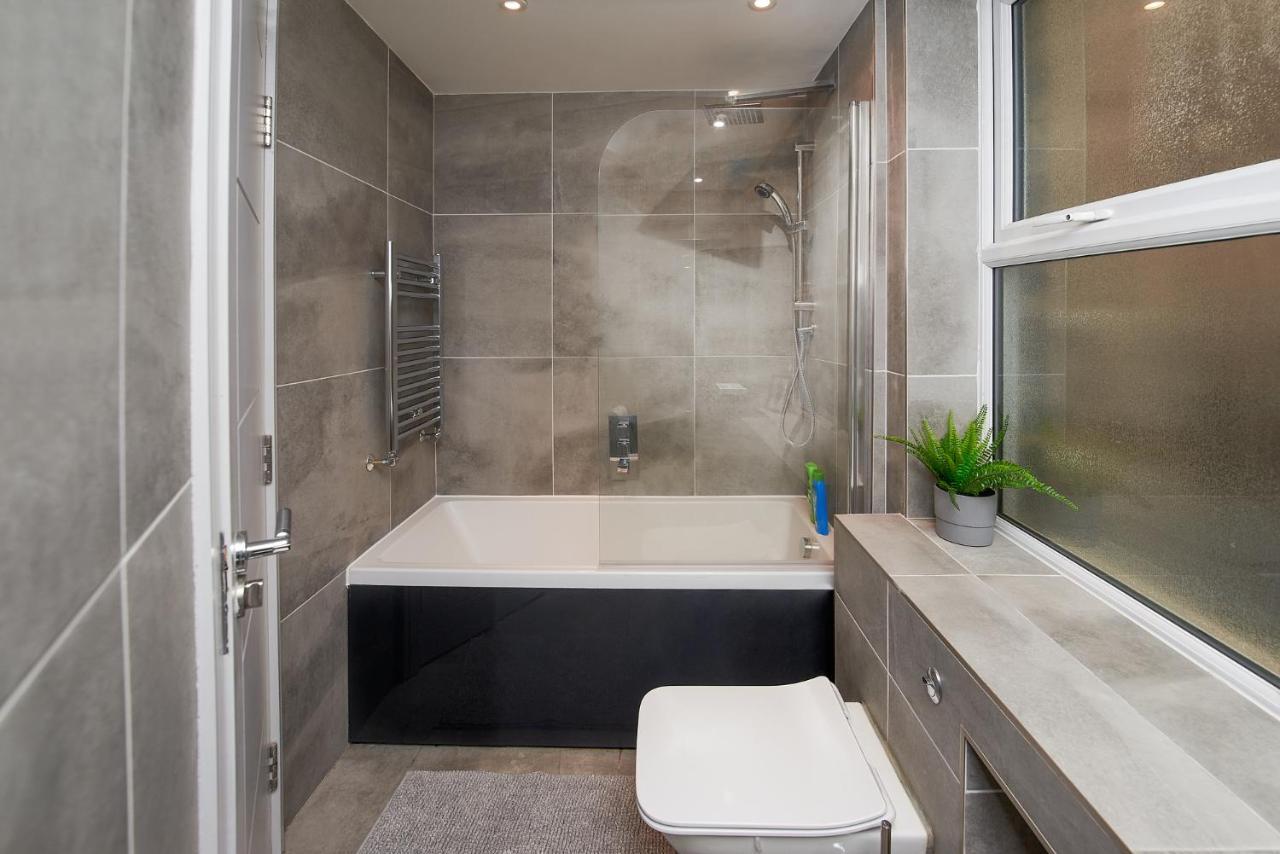 High Spec 2 Bed Apartment W/Parking Available Londra Dış mekan fotoğraf